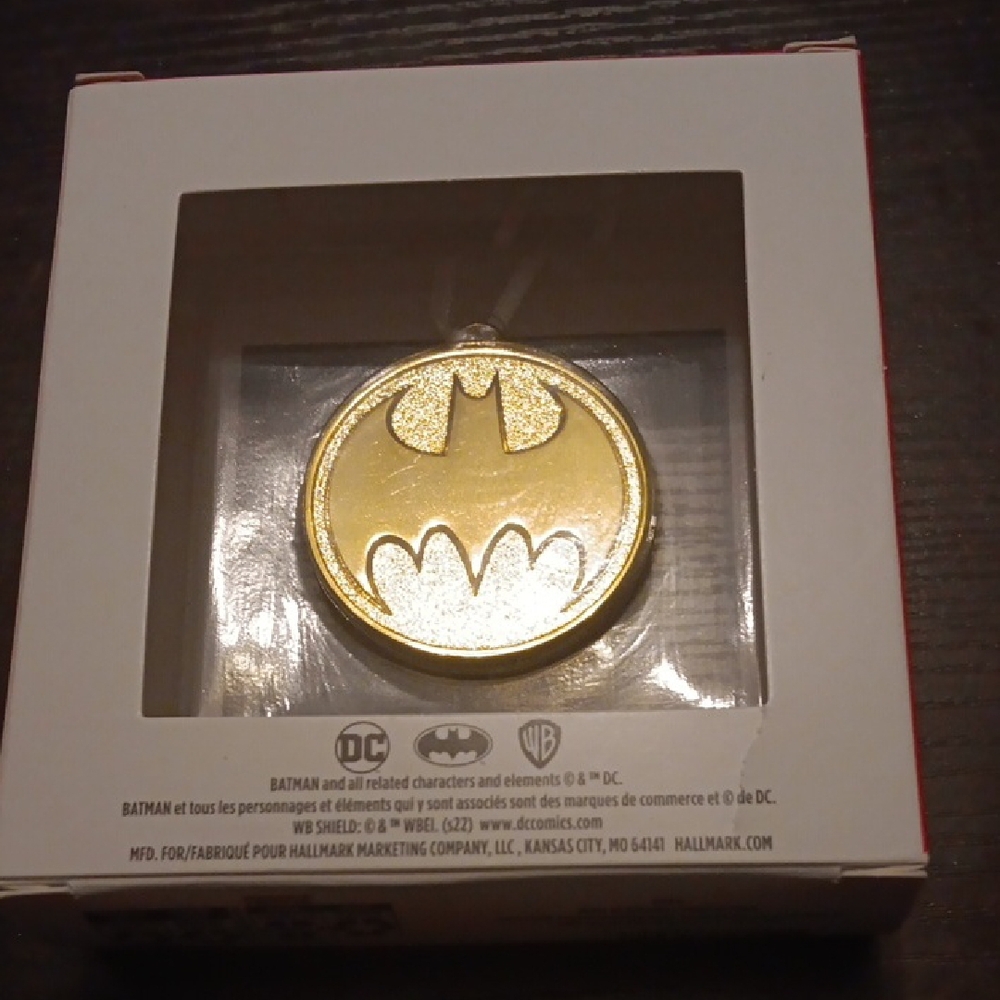 Hallmark Batman Gold and Silver Ornament NWT - Picture 2 of 2